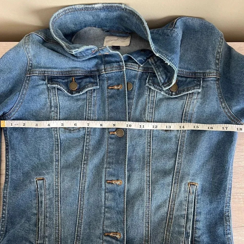 Universal Thread Medium Wash Lightly Distressed
Jean Jacket Size Small - Picture 14 of 14
